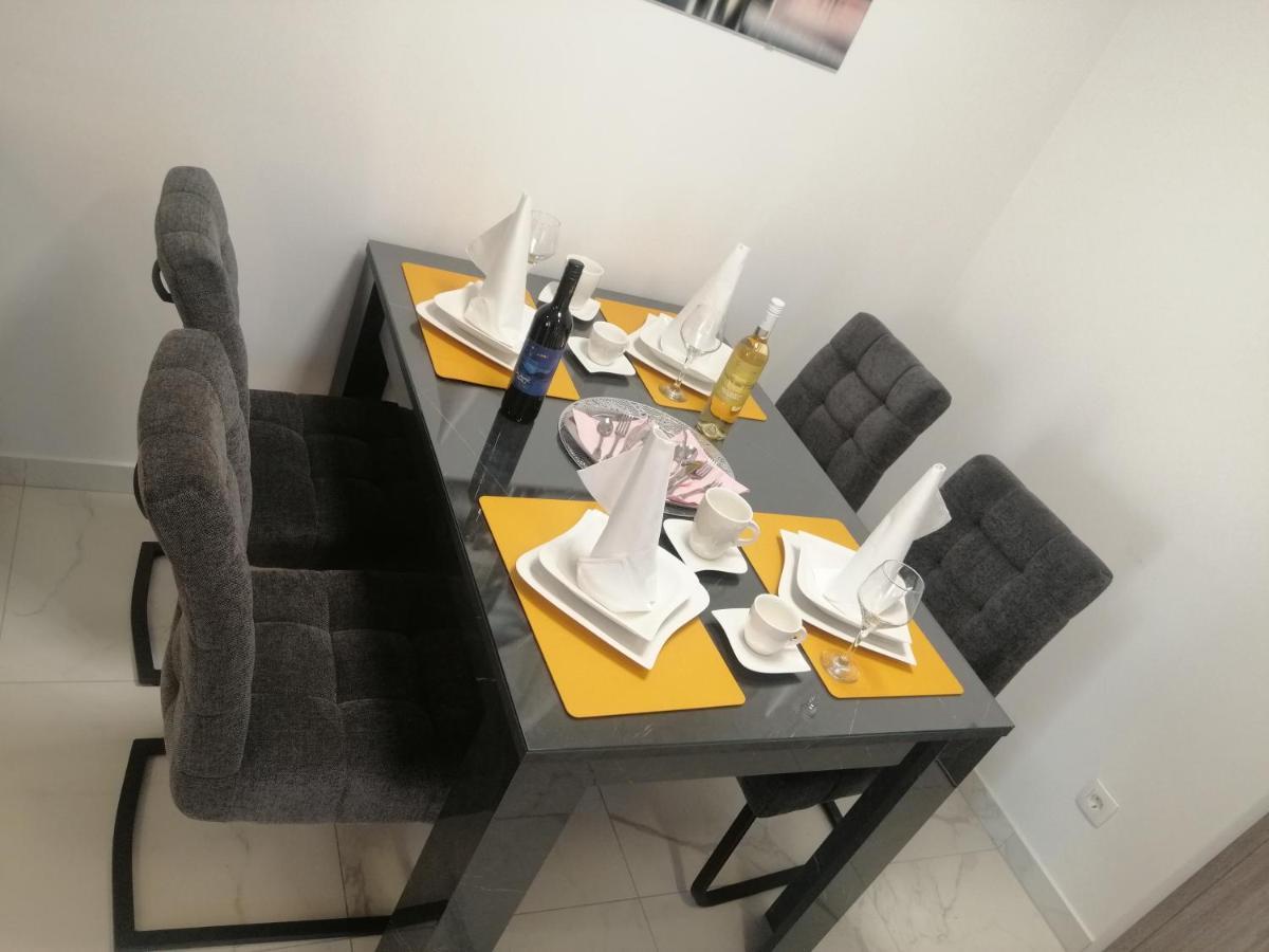 סולין Luxury Apartment Queen מראה חיצוני תמונה
